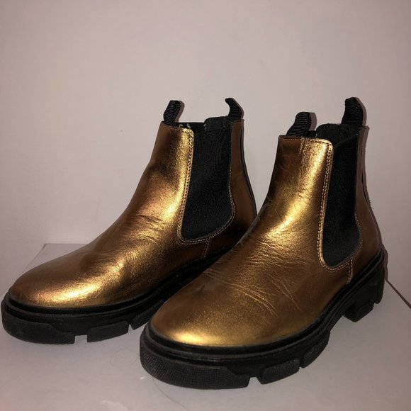 Topshop Gold Chelsea Boot - Picture 2 of 6